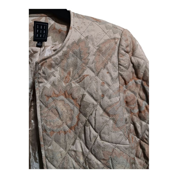 Due per Due Quilted Open Front Jacket in Muted Floral - Picture 3 of 9